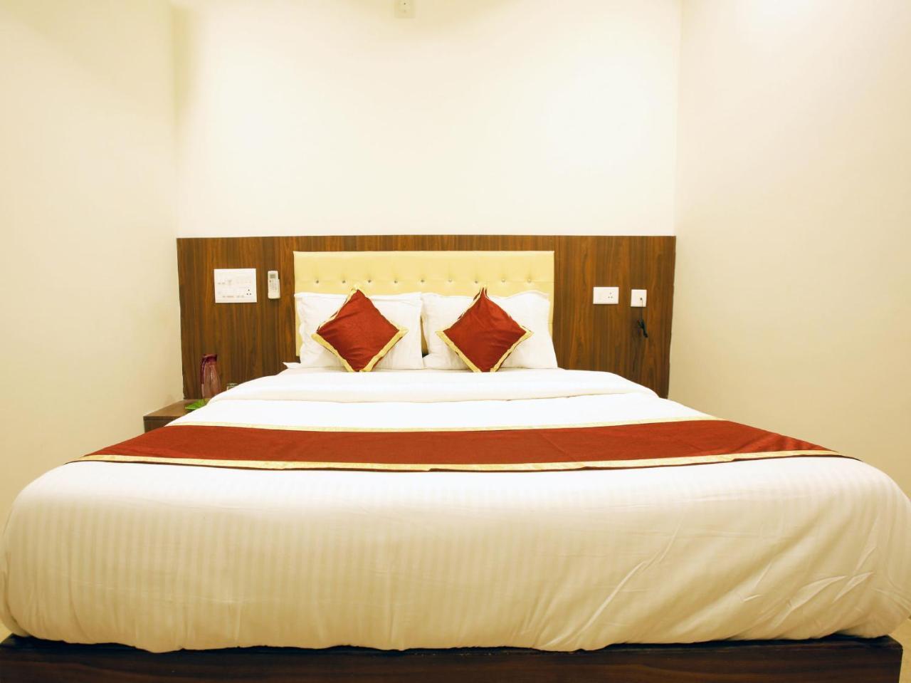 Hotel Ak International Ullāl Εξωτερικό φωτογραφία